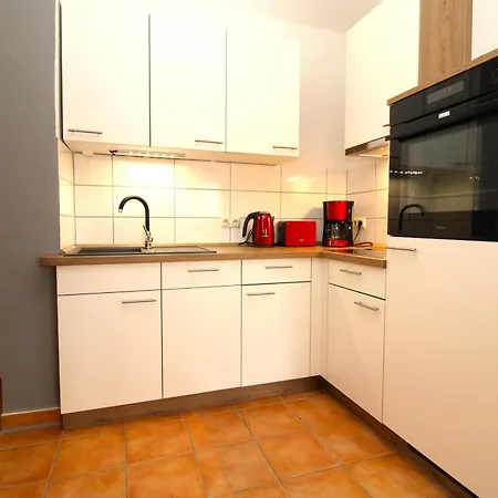 Haus Kuehlung 8 Apartment *